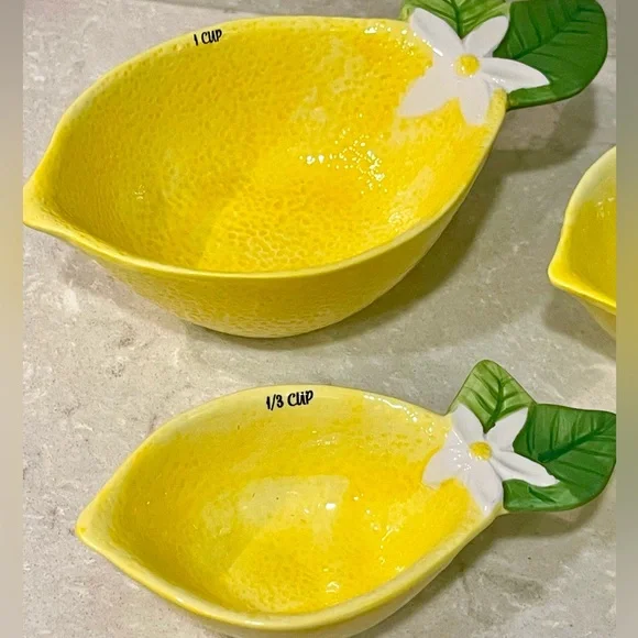NWT yellow lemon shaped 4 piece measuring cup set, kitchen tools, perfect Gifts! - Picture 4 of 8